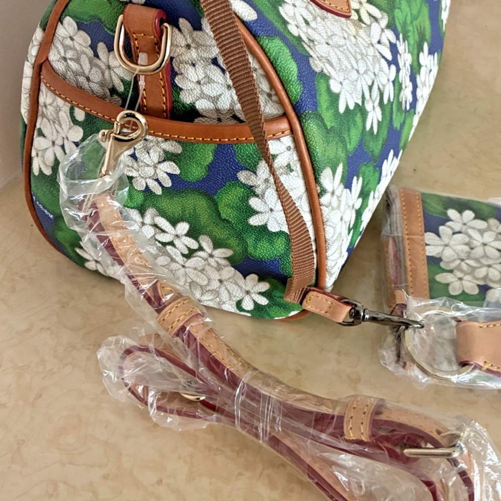 NWT Dooney & Bourke White Hydrangea Satchel Bag -Blue Green Card Case & Keychain - Picture 8 of 15